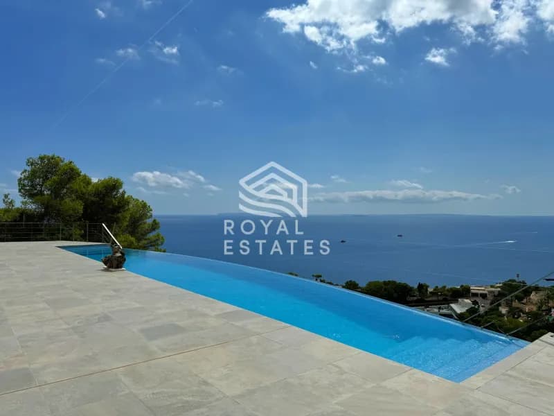 Luxury villa in Roca Llisa