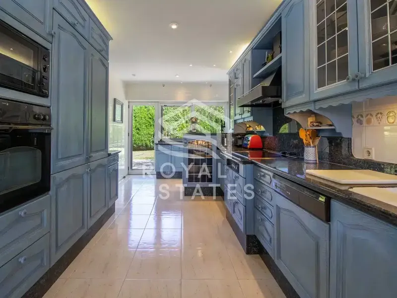 Authentic finca for sale with Dalt Vila view