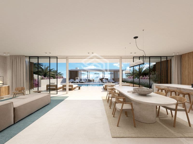 First line villas at Cap Martinet