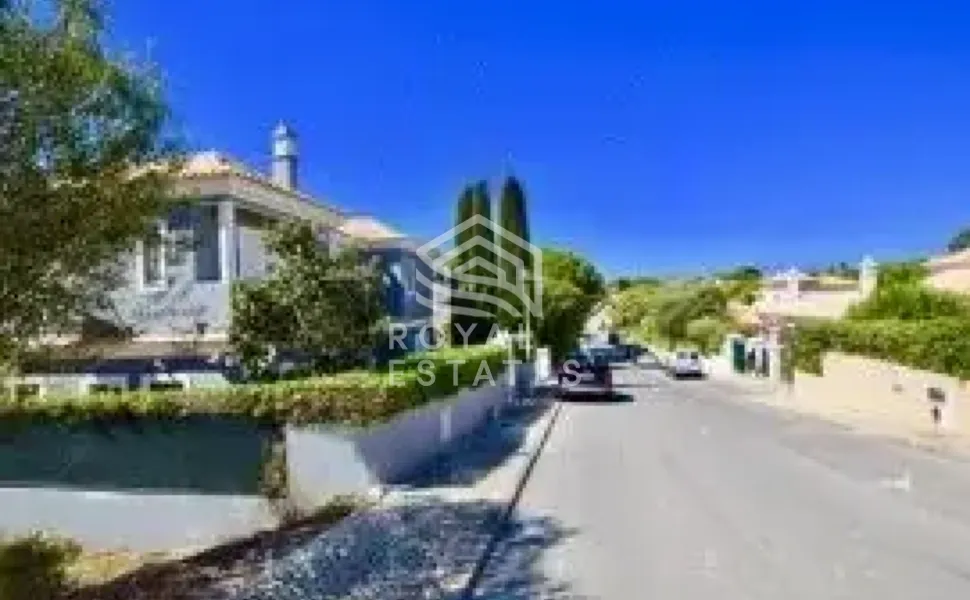 AWESOME PLOT FOR CONSTRUCTION WITHIN WALKING DISTANCE TO THE BEACH