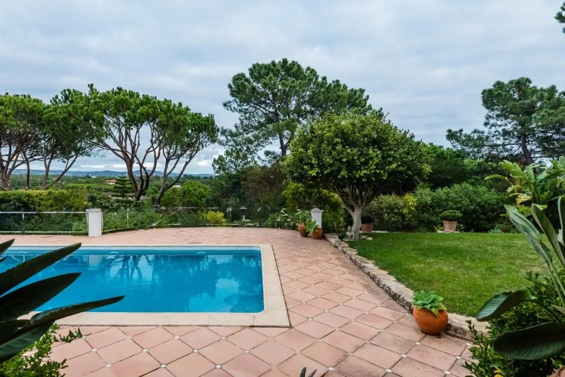 LOVELY 4 BEDROOM VILLA IN VALE VERDE