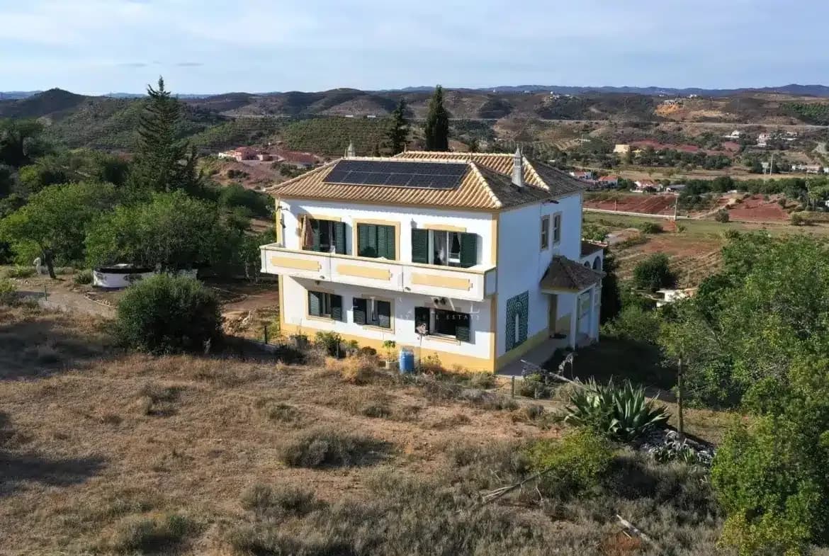 CHARMING QUINTA ABOVE TAVIRA WITH SEA VIEWS