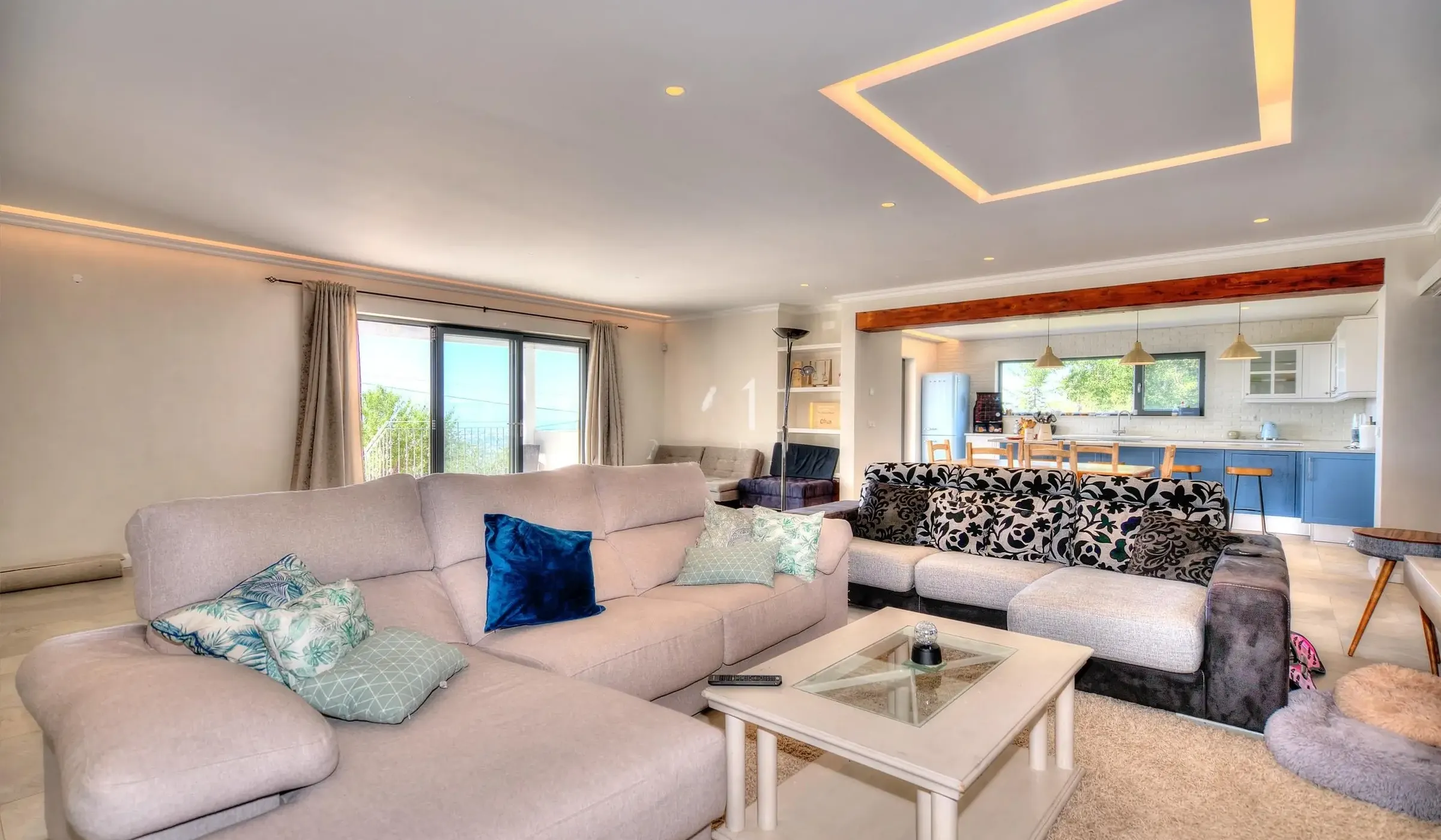 LARGE FAMILY VILLA WITH STUNNING VIEWS