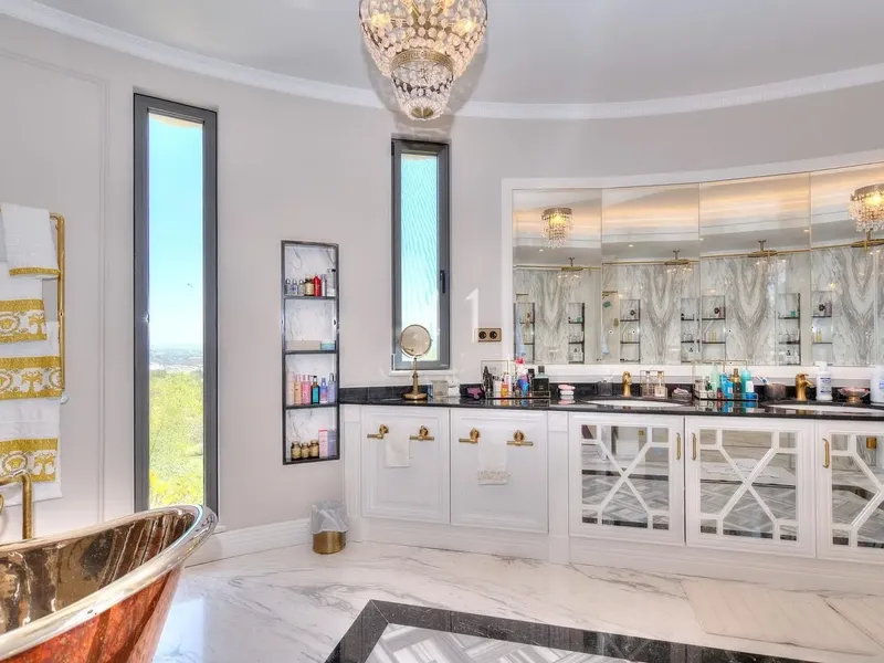 LOULE SUMPTUOUS, SPACIOUS VILLA WITH PANORAMIC SEA VIEWS