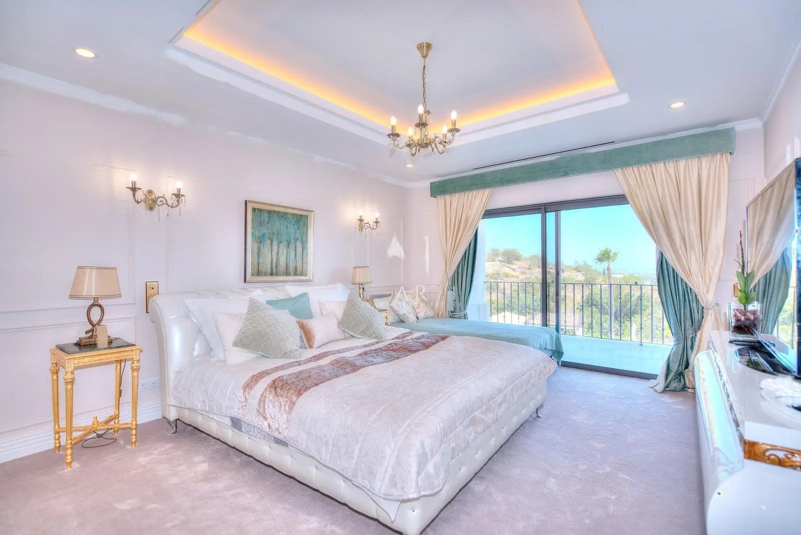 LOULE SUMPTUOUS, SPACIOUS VILLA WITH PANORAMIC SEA VIEWS