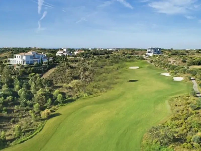 SPECTACULAR PLOT WITH PROJECT IN MONTE REI