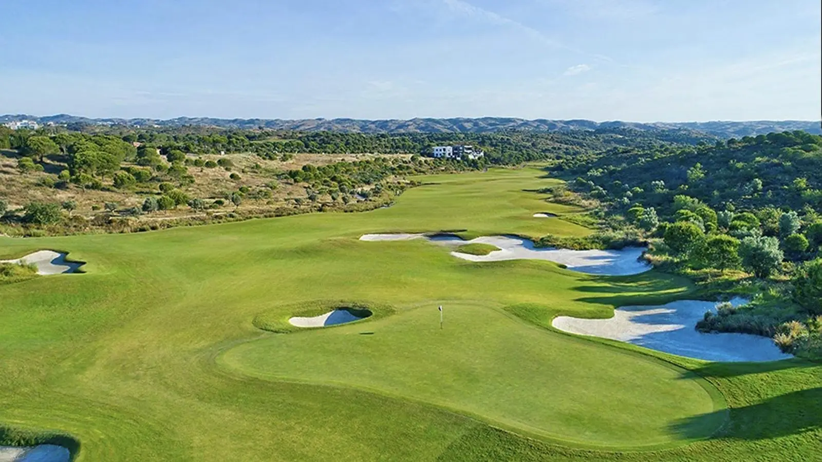 SPECTACULAR PLOT WITH PROJECT IN MONTE REI