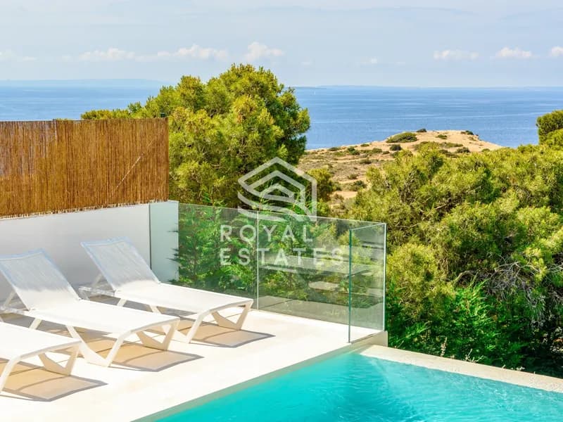 Villa Aura Cap Martinet: Luxury Living in an Exclusive Ibiza Enclave