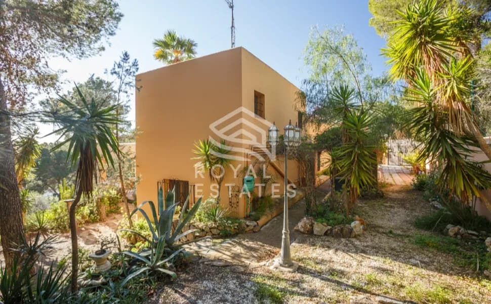 Mediterranean villa for sale near KM4 with touristic license