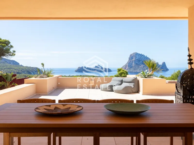 Stunning apartment in Cala Carbo