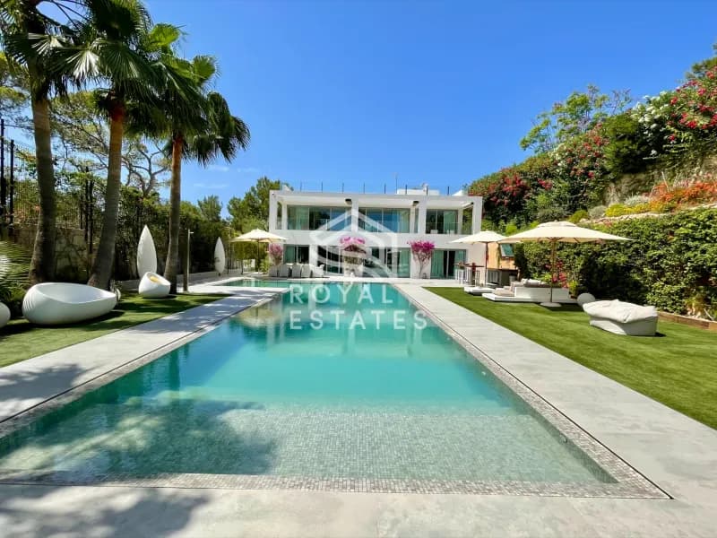 Luxurious villa with touristic license