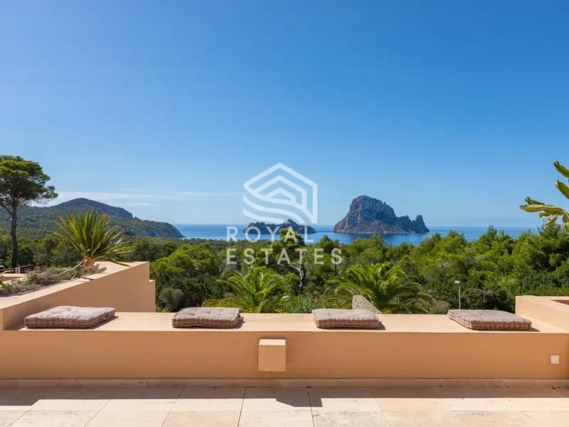 Stunning apartment in Cala Carbo