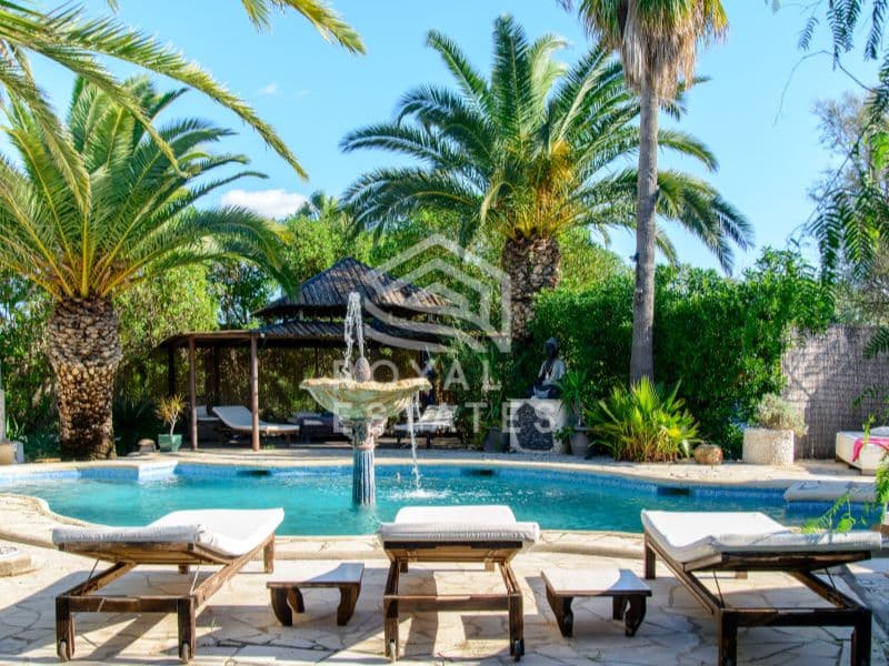 Villa for sale in Sa Caleta with Touristic License