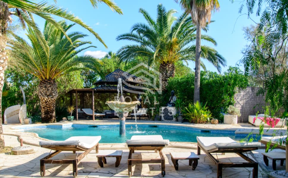 Villa for sale in Sa Caleta with Touristic License