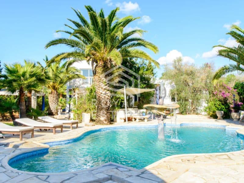 Villa for sale in Sa Caleta with Touristic License