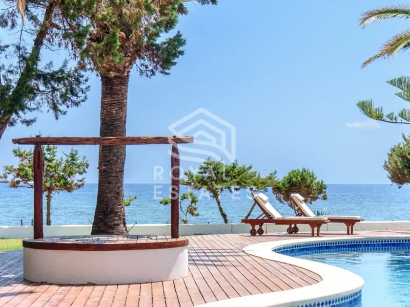 Frontline villa for sale in Santa Eulalia with private beach access