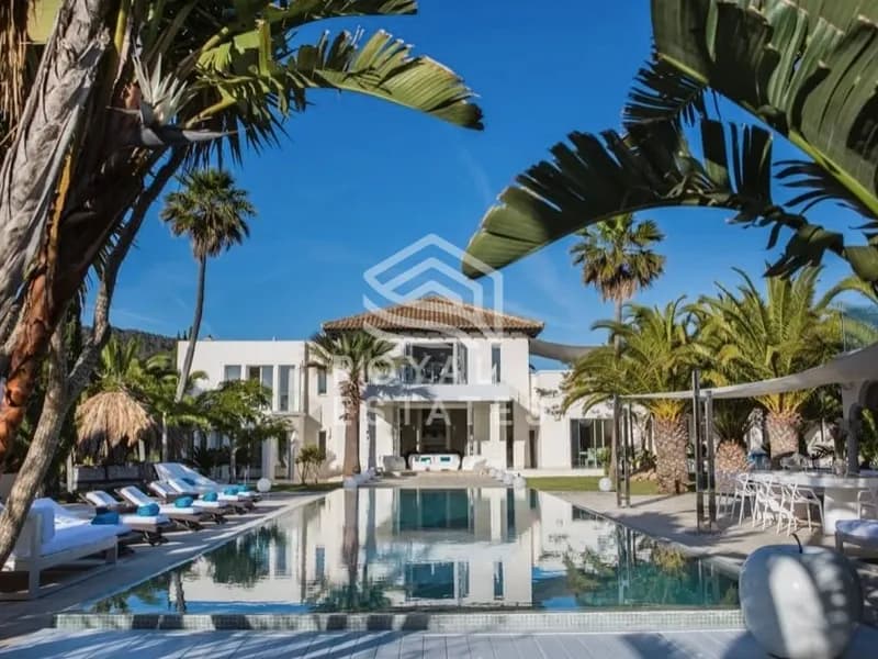 Villa for sale in Cala Jondal
