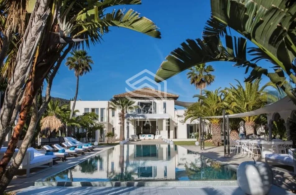 Villa for sale in Cala Jondal