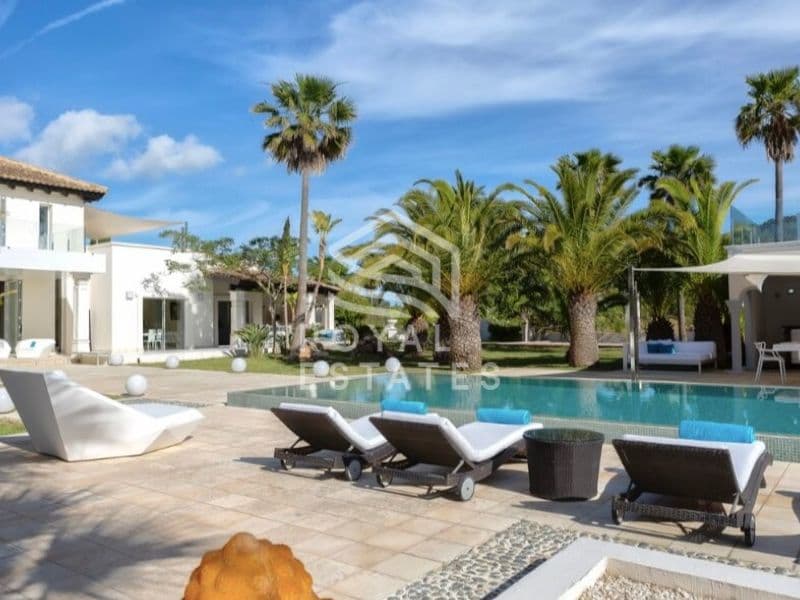 Villa for sale in Cala Jondal