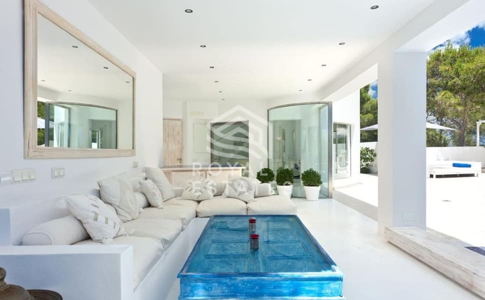 Modern villa with panoramic sea views