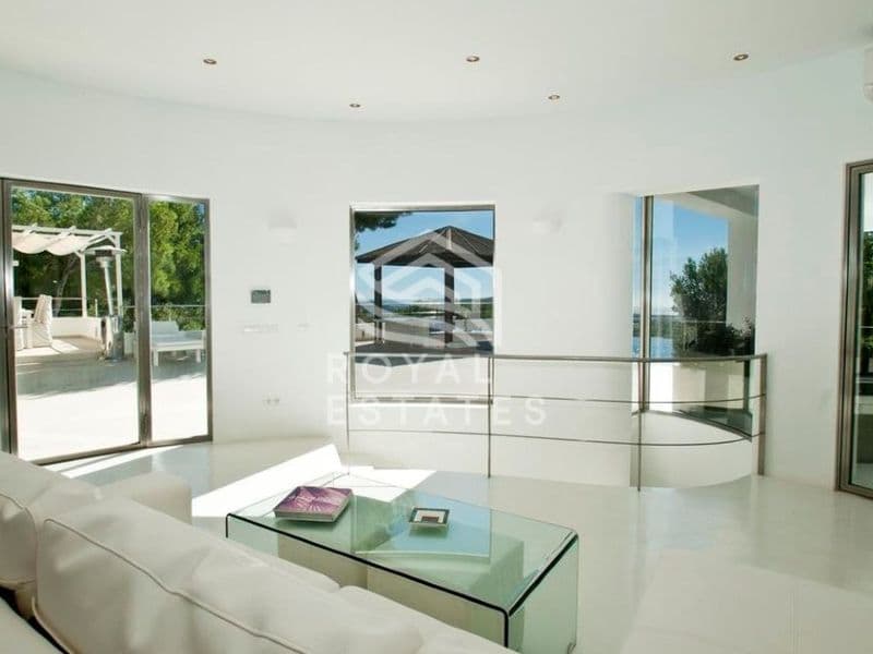 Modern villa with panoramic sea views