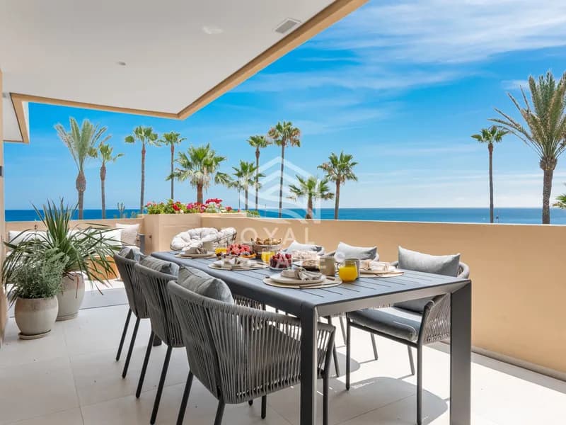 Wonderful 3 bedroom beachfront Apartment in Costalita del Mar- New Golden Mile