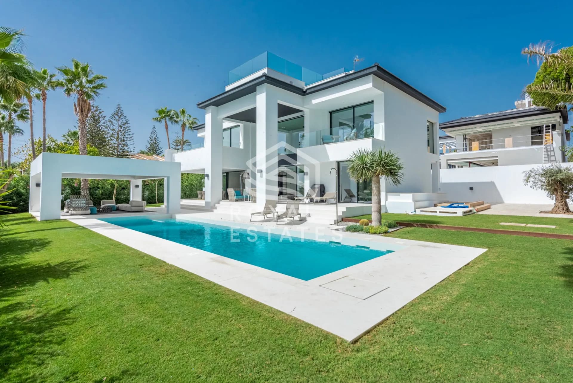 Exceptional 6 bedroom beach front Villa in Cortijo Blanco - San Pedro de Alcantara