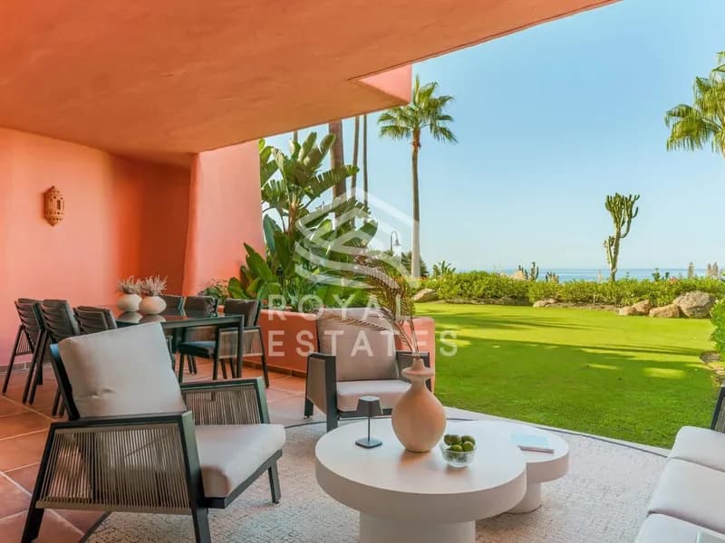 Tasteful 3 bedroom beachfront garden apartment with sea views in Cabo Bermejo - New Golden Mile