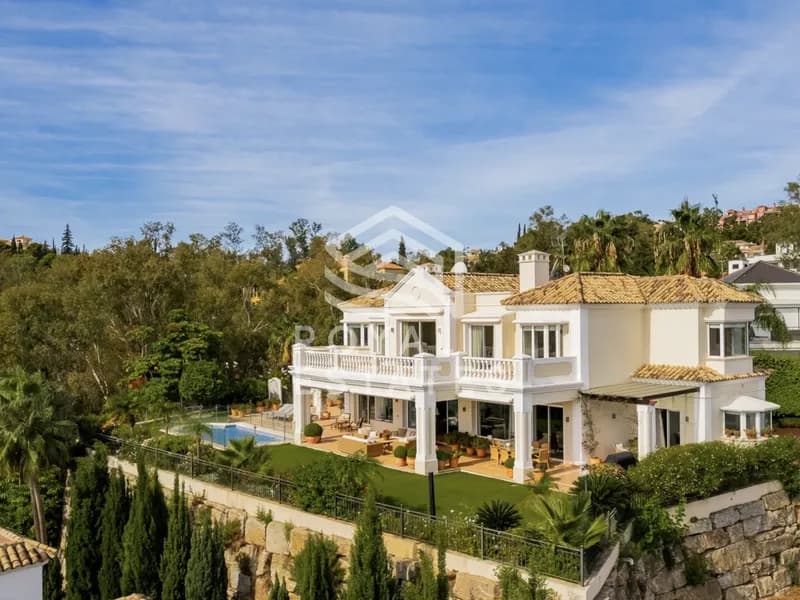 Splendid 5 bedroom bedroom mediterranean Family Villa with panoramic views in El Herrojo, La Quinta - Benahavis