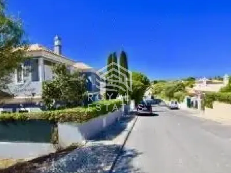 AWESOME PLOT FOR CONSTRUCTION WITHIN WALKING DISTANCE TO THE BEACH