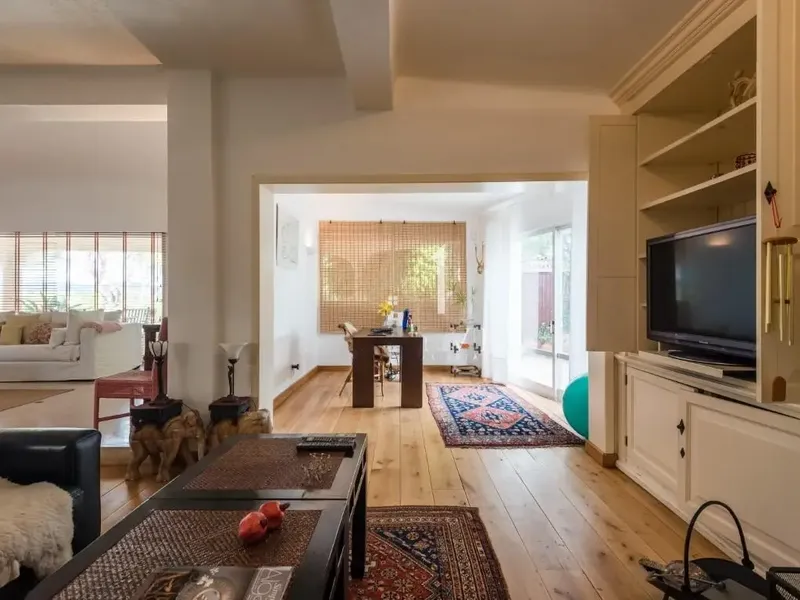 LOVELY 4 BEDROOM VILLA IN VALE VERDE