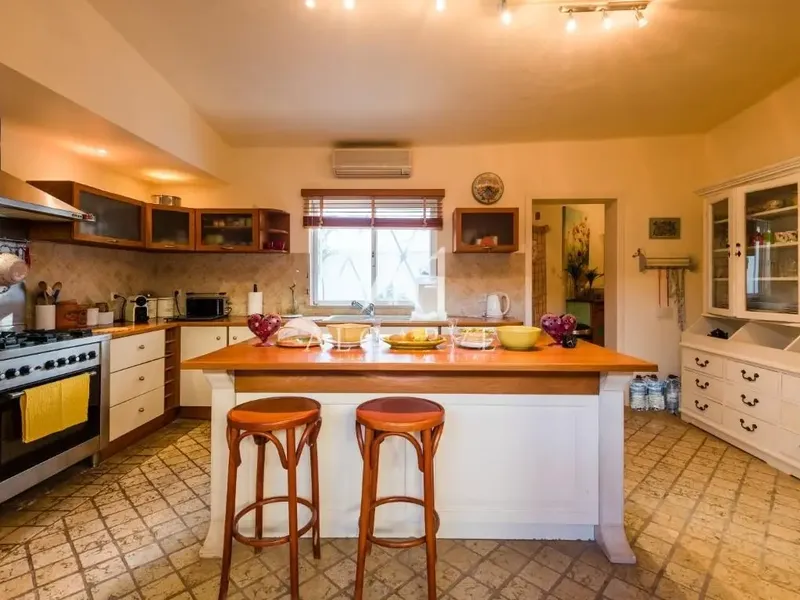 LOVELY 4 BEDROOM VILLA IN VALE VERDE