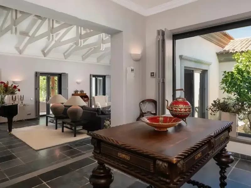 ROMANTIC QUINTA STYLE FAMILY HOME