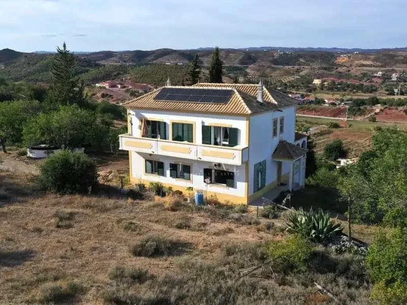 CHARMING QUINTA ABOVE TAVIRA WITH SEA VIEWS