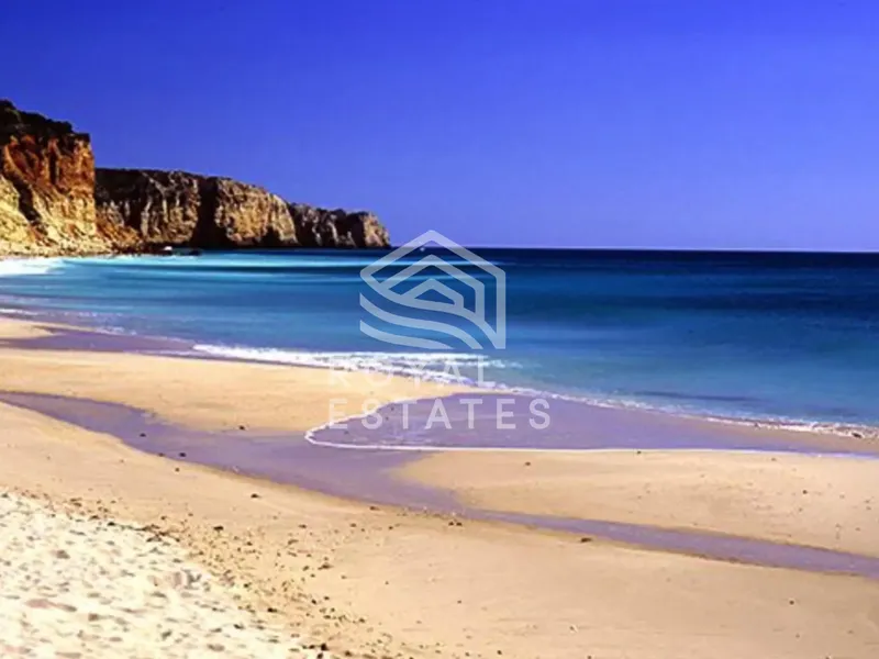 5 BEDROOM VILLA IN PORTO MOS LAGOS WITH SEA VIEW TO SAGRES