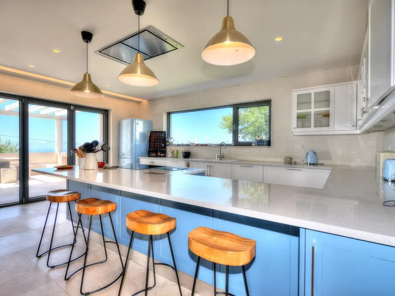 LARGE FAMILY VILLA WITH STUNNING VIEWS