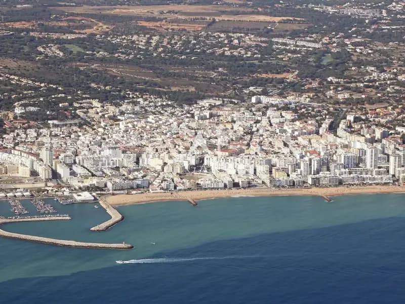 QUARTEIRA TOP FLOOR ONE BEDROOM APARTMENT WITH ROOF TERRACE