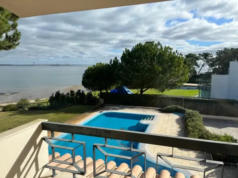 Villa with Swimming Pool and Direct Access to the Beach on the Peninsula of Troy
