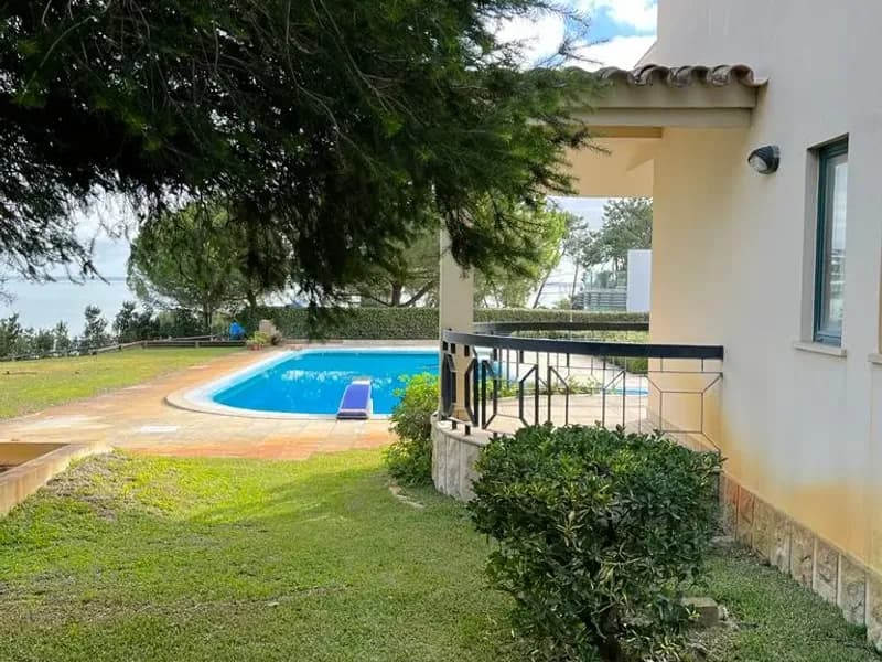 Villa with Swimming Pool and Direct Access to the Beach on the Peninsula of Troy
