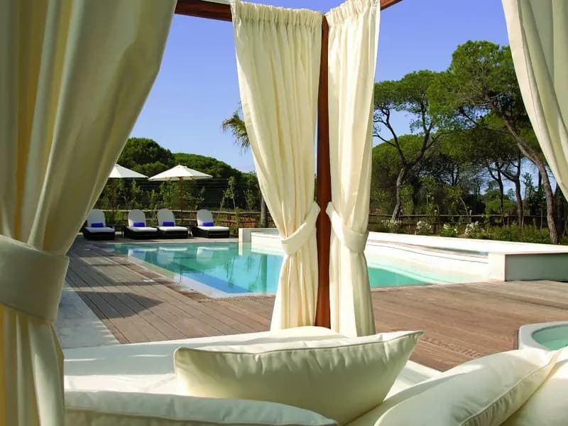 Pine Cliffs Deluxe Villas 3+1 bedrooms Luxurious Living Amidst Tranquil Beauty
