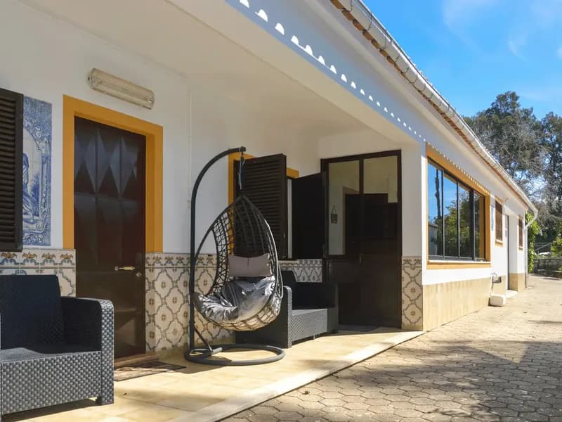 Exquisite Farm with Charming Villa, Vineyard, and Pool in Mexilhoeira Grande
