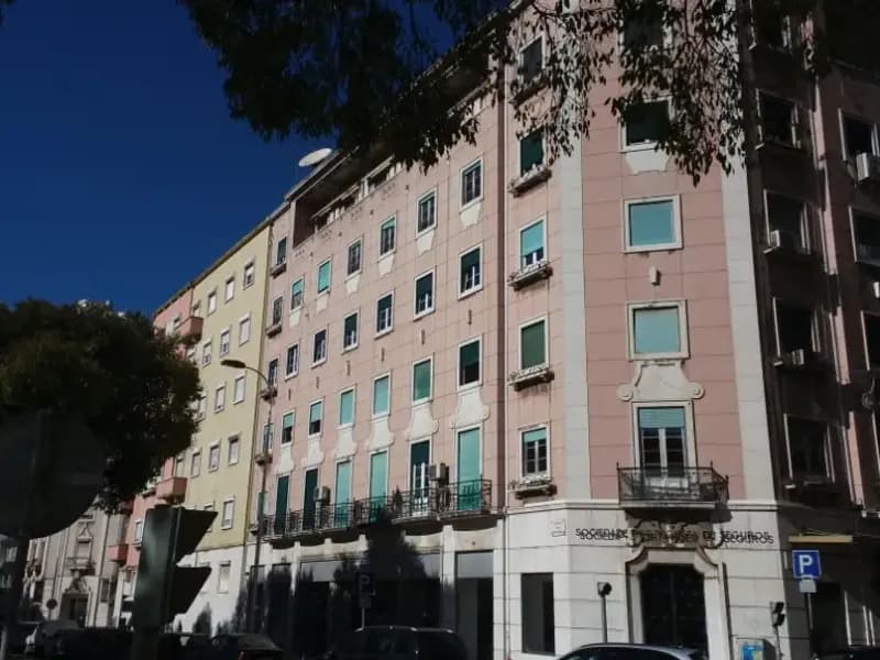 Apartment T5 in Lisbon