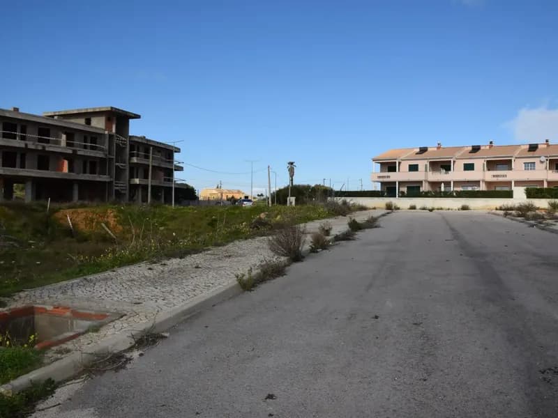 Land with approved project for allotment in Ferreiras, Albufeira