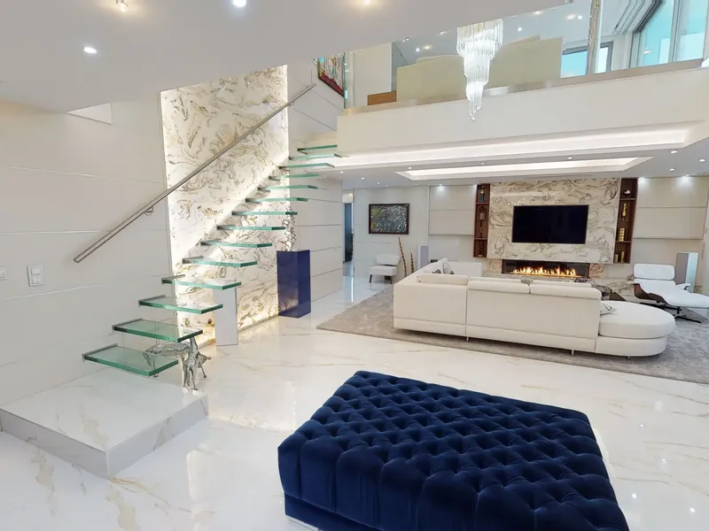 Penthouse with swimming pool and panoramic sea views