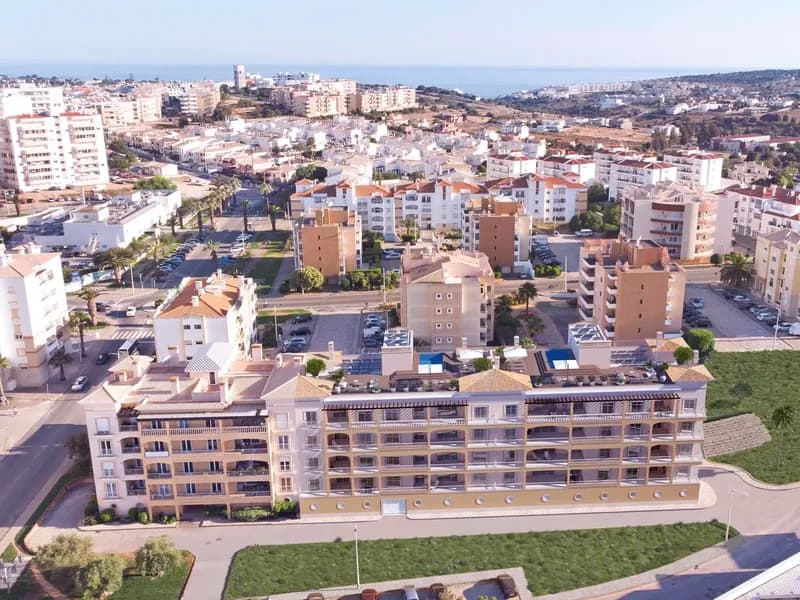 Apartment T3 - swimming pool - balconies - garage