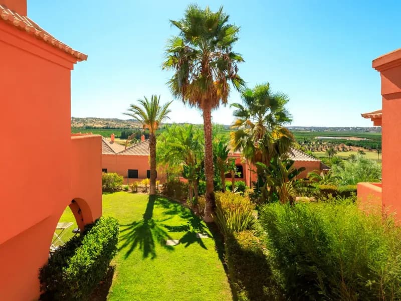 Luxury 5 bedroom villa in renowned development