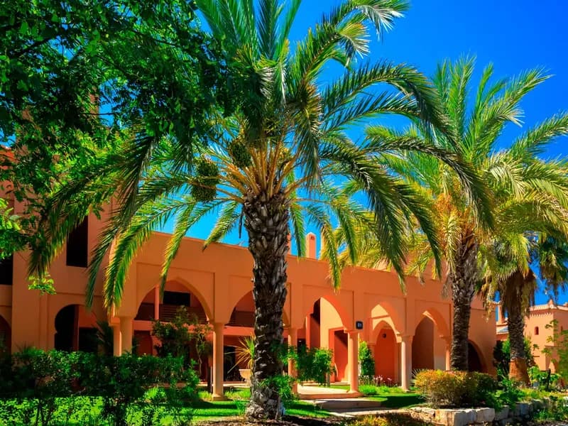 Luxury 5 bedroom villa in renowned development