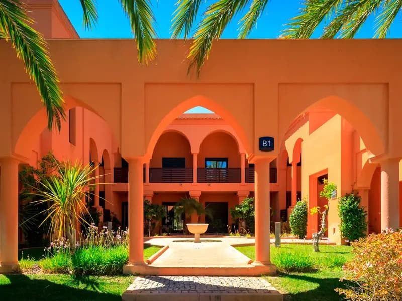 Luxury 5 bedroom villa in renowned development
