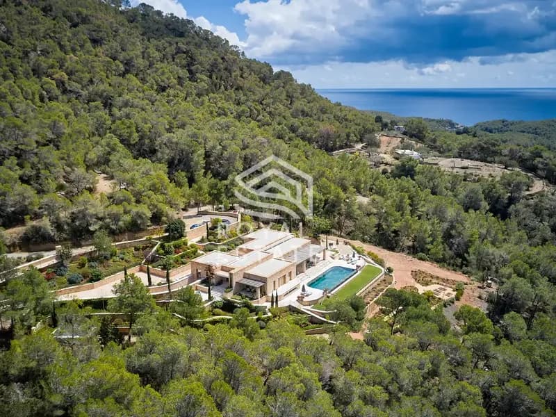Luxury villa near San Carlos