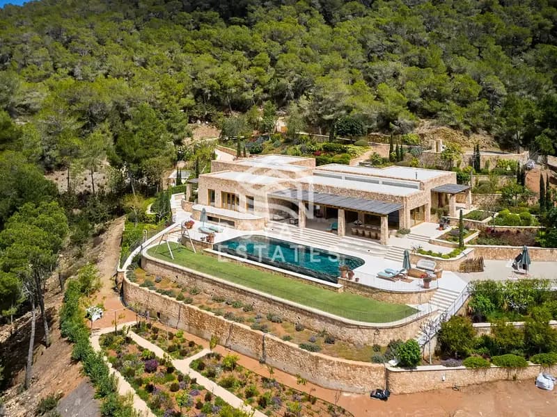 Luxury villa near San Carlos